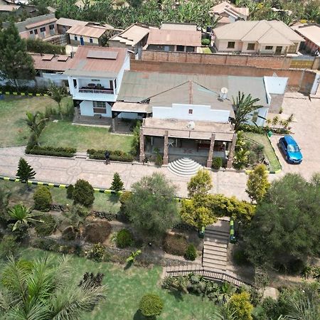 Riverside Resort Hotel Kabale Экстерьер фото