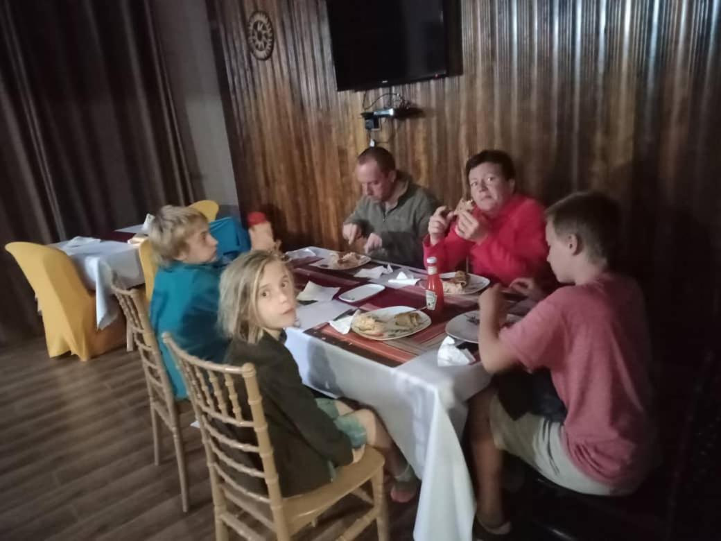 Riverside Resort Hotel Kabale Экстерьер фото