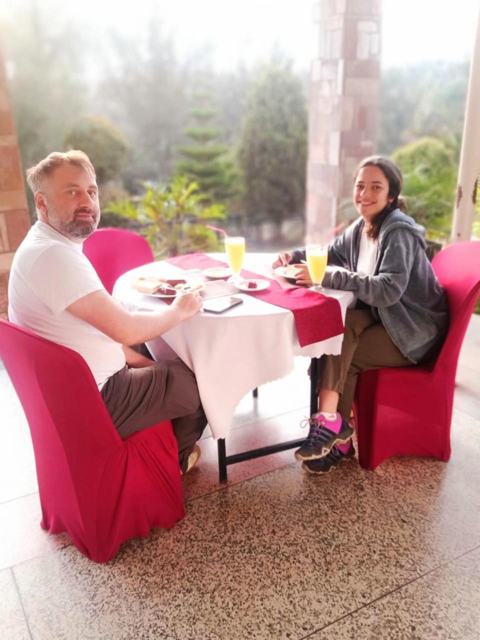 Riverside Resort Hotel Kabale Экстерьер фото