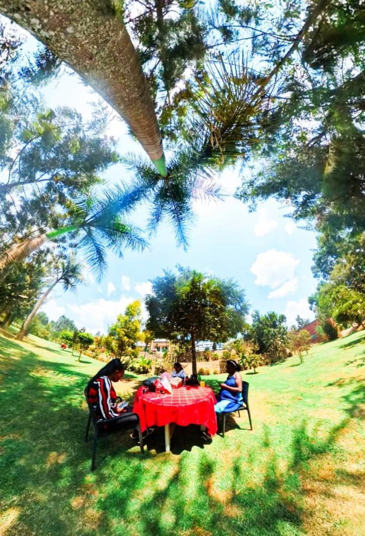 Riverside Resort Hotel Kabale Экстерьер фото