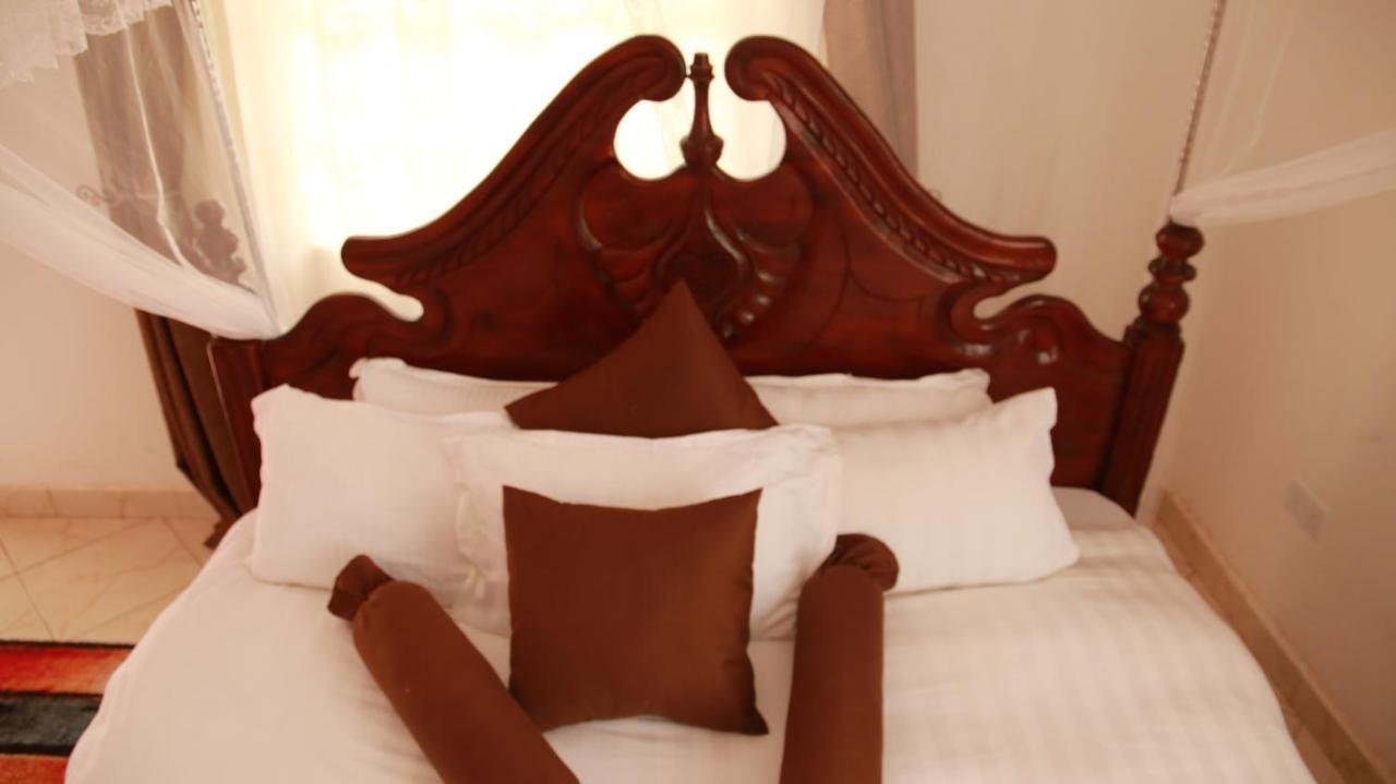 Riverside Resort Hotel Kabale Экстерьер фото