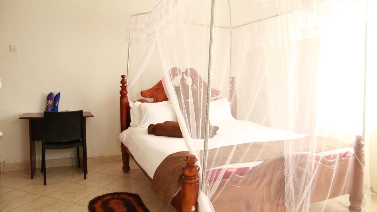 Riverside Resort Hotel Kabale Экстерьер фото