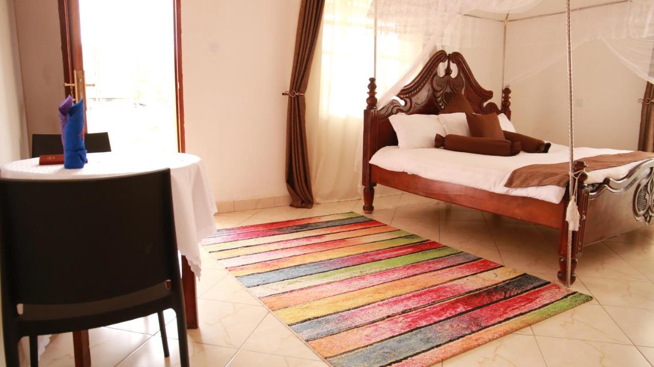 Riverside Resort Hotel Kabale Экстерьер фото