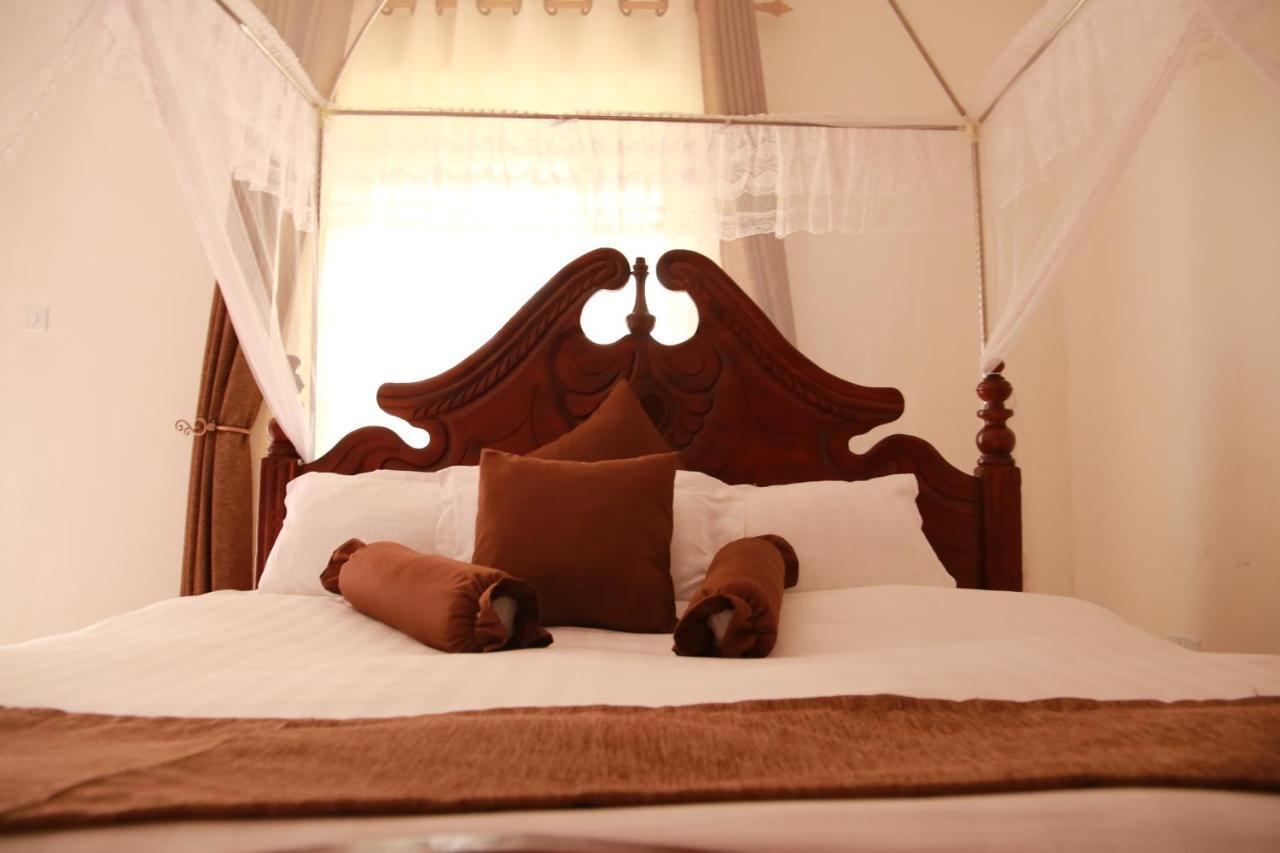 Riverside Resort Hotel Kabale Экстерьер фото